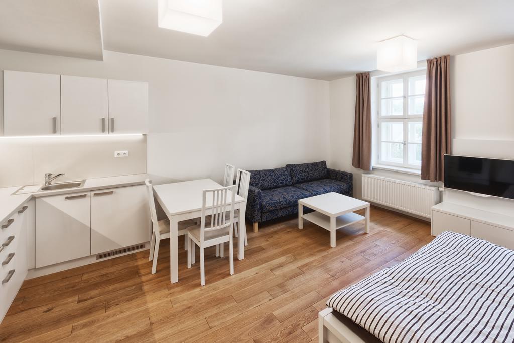 Theresian Apartment Ostruzna Ngoại thất bức ảnh